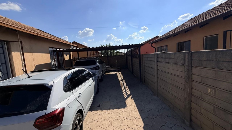 2 Bedroom Property for Sale in Mabopane Unit X North West